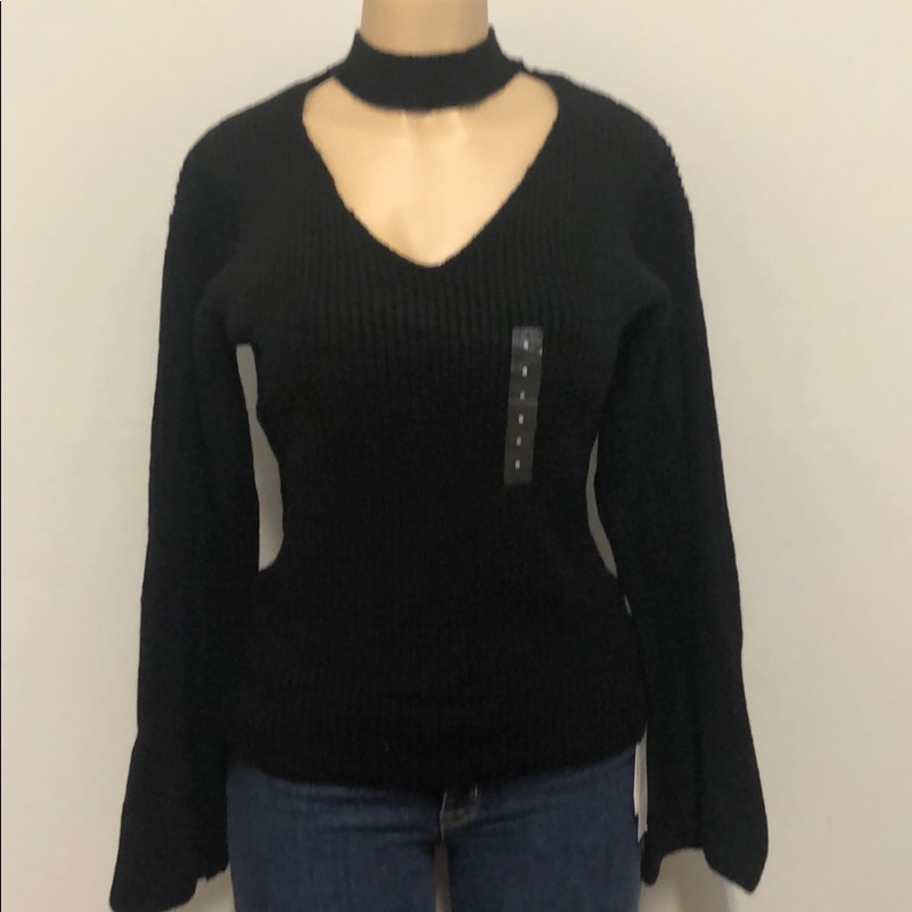 ✨Guess Black Bell Sleeve Sweater✨
